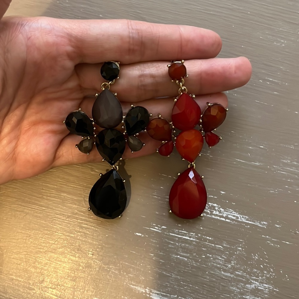 Betsy Johnson mismatched red & black statement dangle earrings